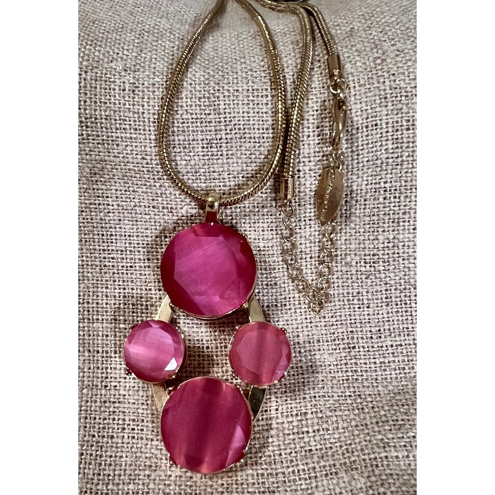 Coldwater Creek Pink Stone Geometric Pendant Snake Chain Necklace Gold Tone Mint